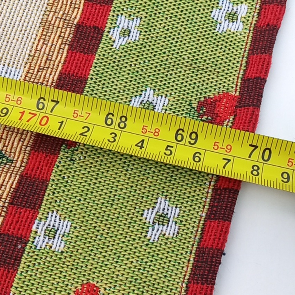 Vintage Summer Strawberry Table Runner - Picture 9 of 16